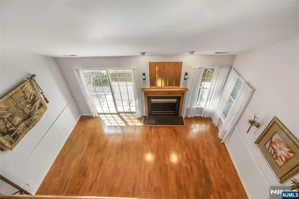35 Quail 35 Old Tappan, NJ 07675