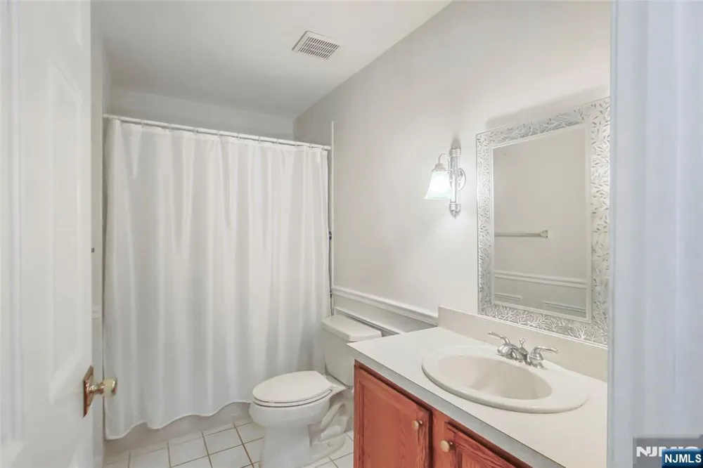 35 Quail 35 Old Tappan, NJ 07675