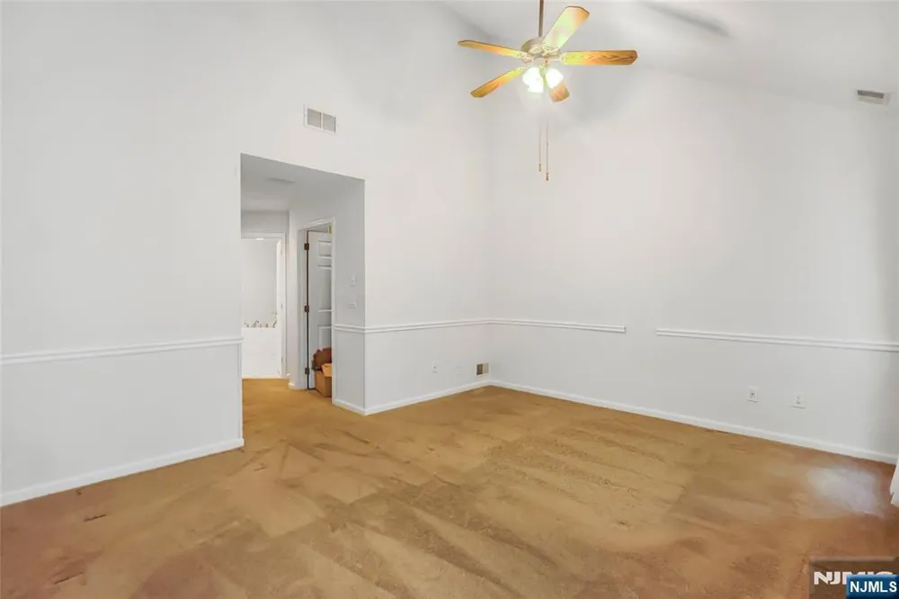 35 Quail 35 Old Tappan, NJ 07675