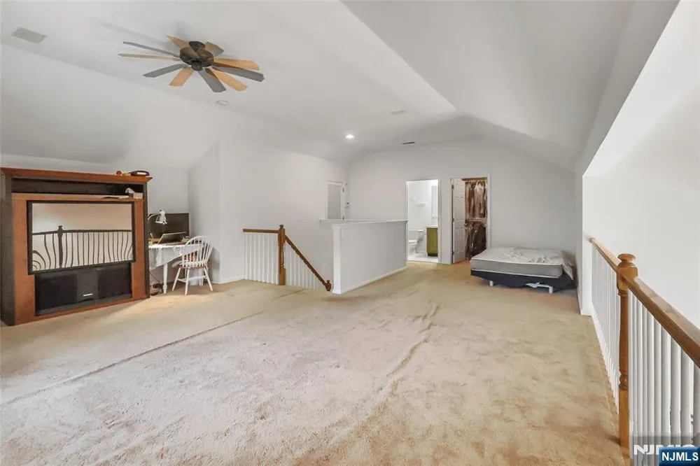 35 Quail 35 Old Tappan, NJ 07675