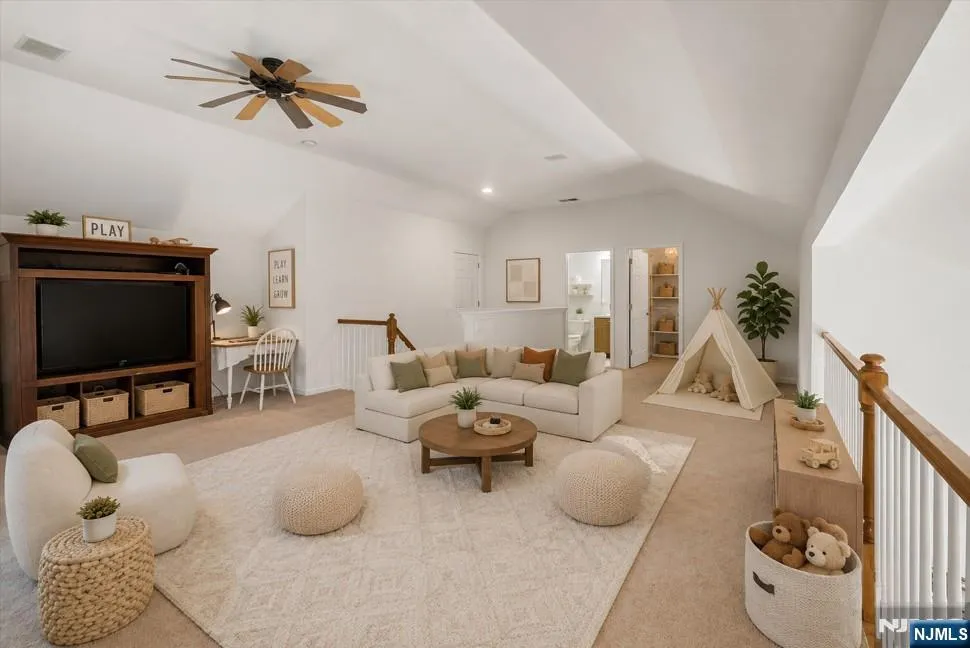 35 Quail 35 Old Tappan, NJ 07675