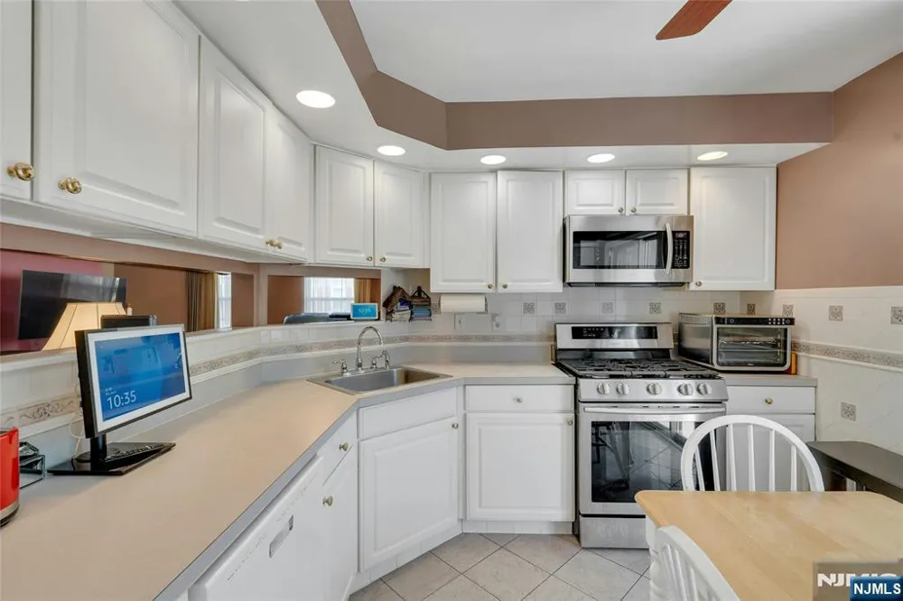 72 Marrow Street 3101 Newark, NJ 07103