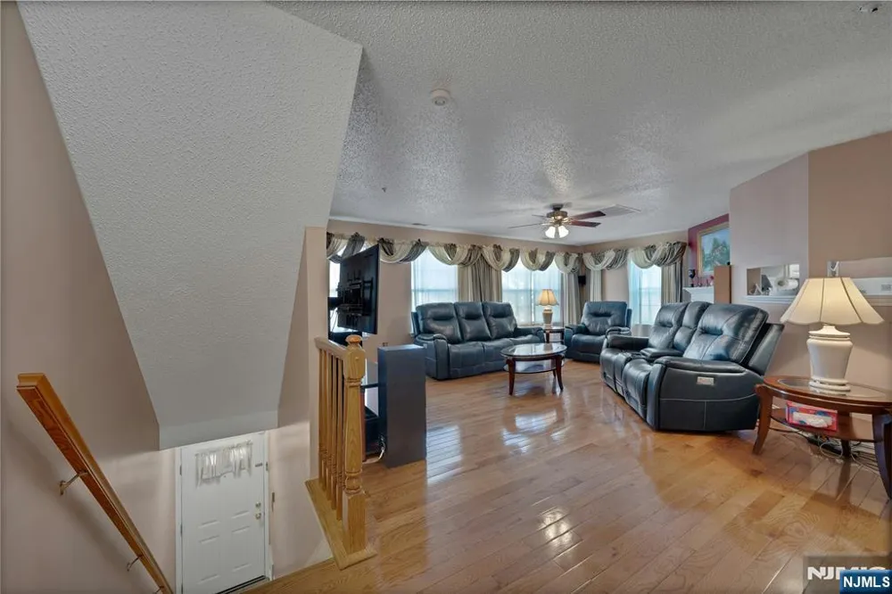72 Marrow Street 3101 Newark, NJ 07103