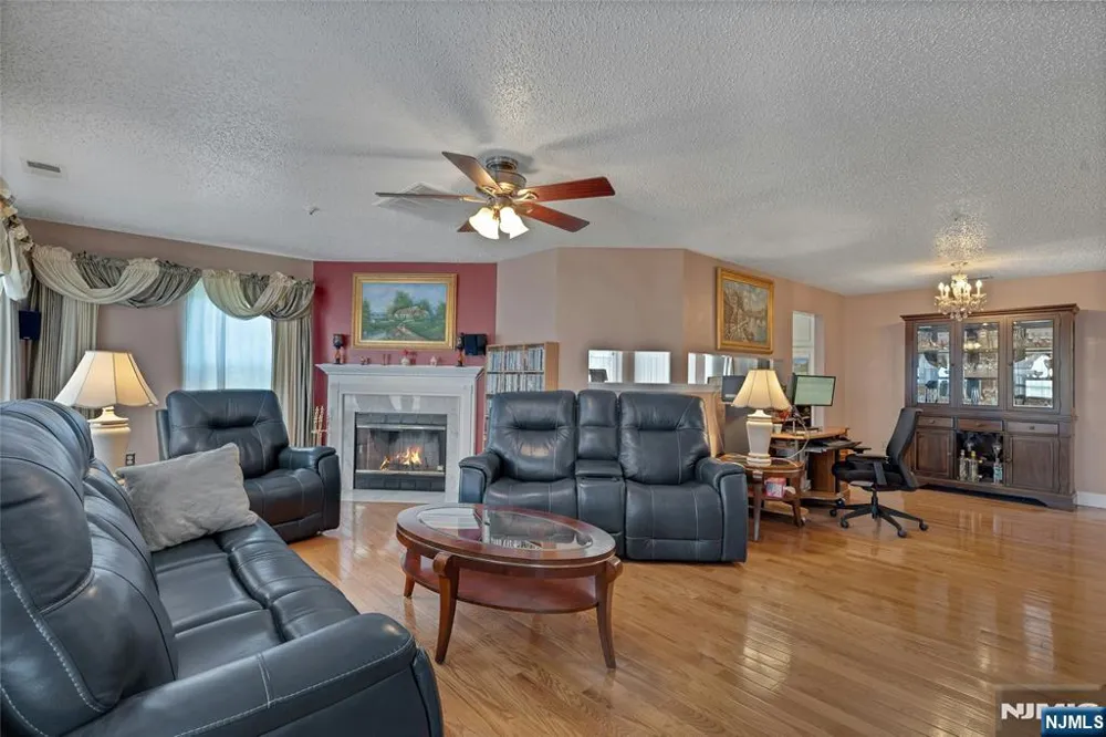 72 Marrow Street 3101 Newark, NJ 07103