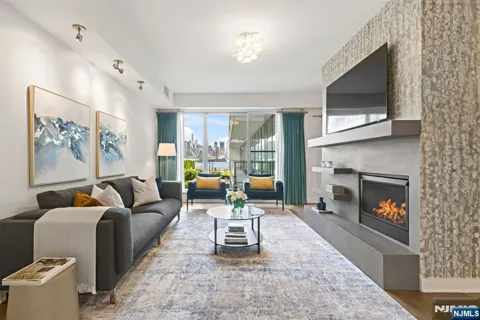 1200 Avenue At Port Imperial 414