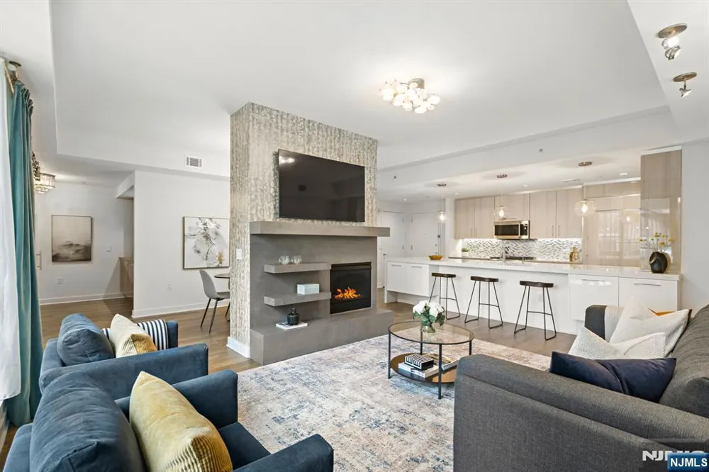 1200 Avenue At Port Imperial 414 Weehawken, NJ 07086