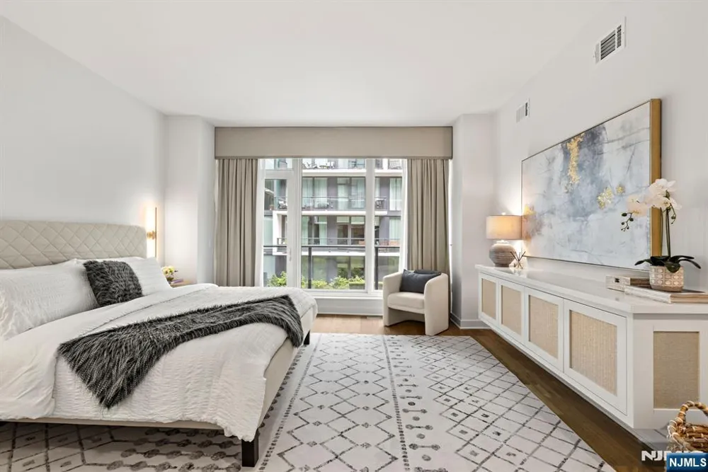 1200 Avenue At Port Imperial 414 Weehawken, NJ 07086