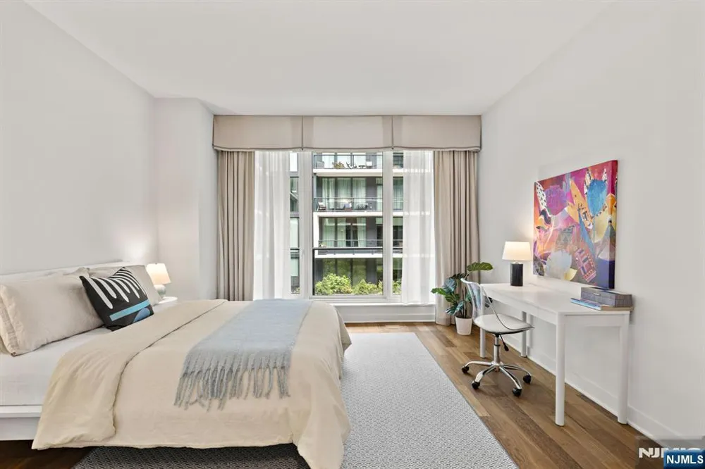 1200 Avenue At Port Imperial 414 Weehawken, NJ 07086