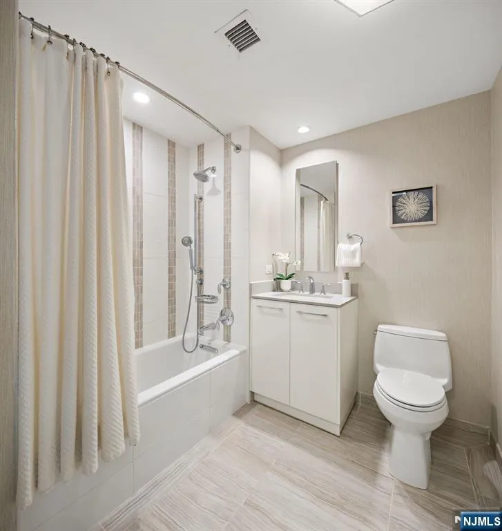 1200 Avenue At Port Imperial 414 Weehawken, NJ 07086