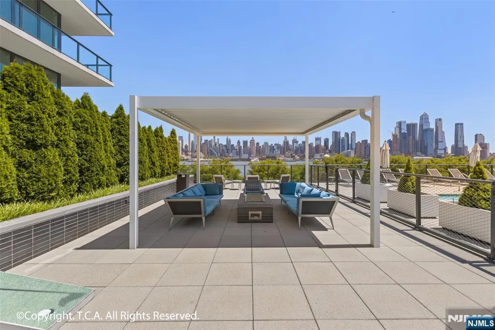 1200 Avenue At Port Imperial 414 Weehawken, NJ 07086