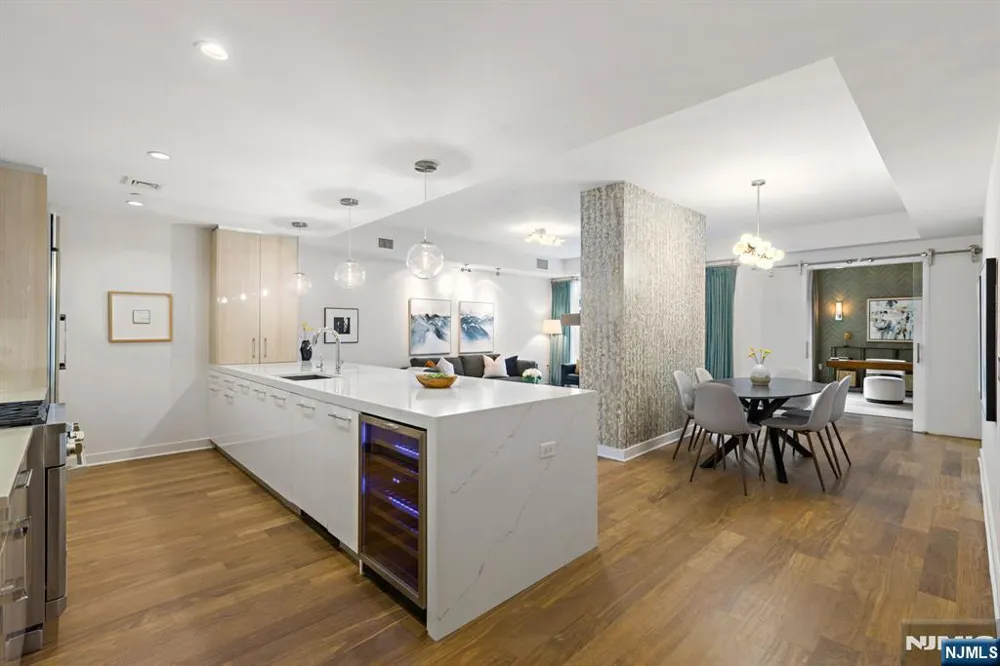 1200 Avenue At Port Imperial 414 Weehawken, NJ 07086