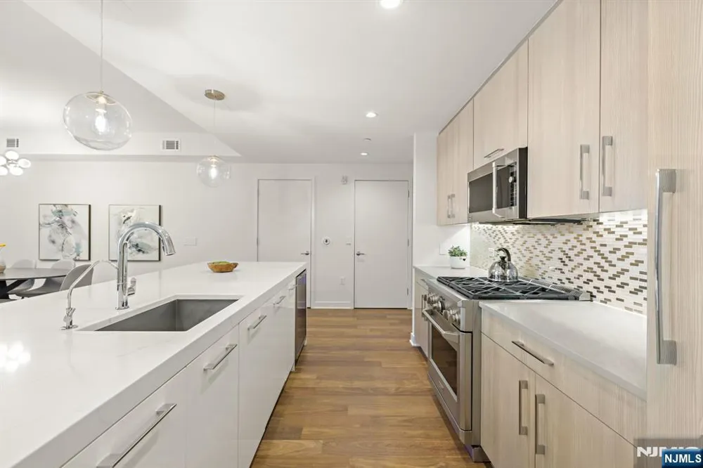 1200 Avenue At Port Imperial 414 Weehawken, NJ 07086