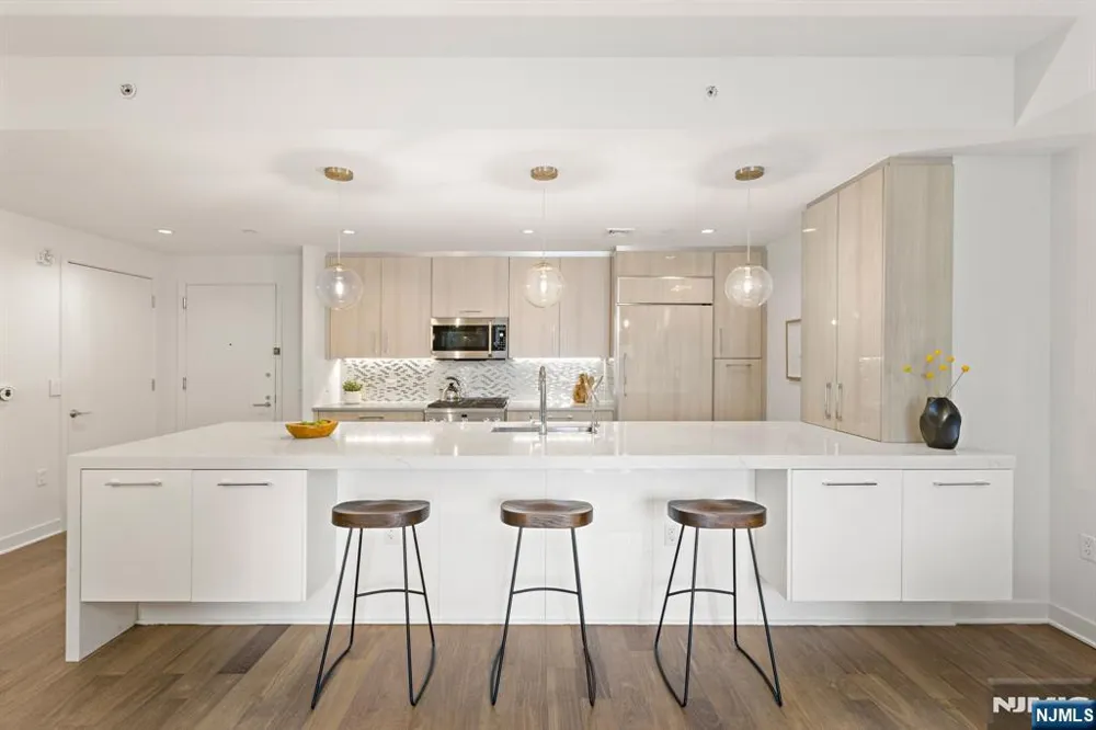 1200 Avenue At Port Imperial 414 Weehawken, NJ 07086