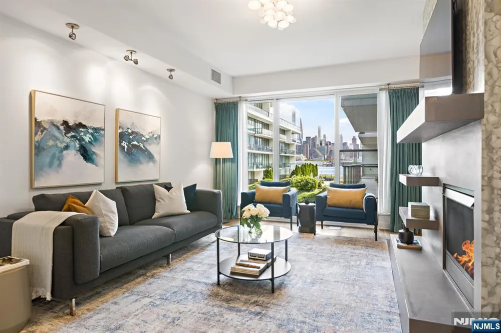 1200 Avenue At Port Imperial 414 Weehawken, NJ 07086