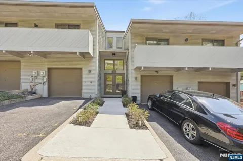 52 Adams Terrace