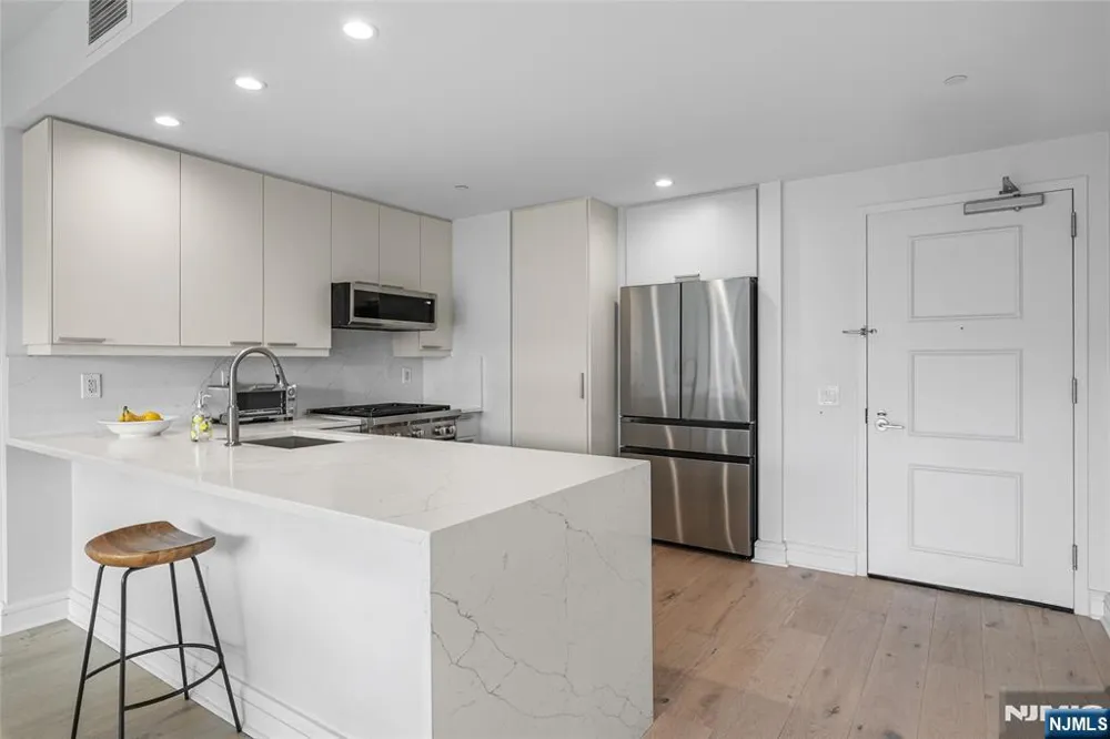 8100 River Road 908 North Bergen, NJ 07047