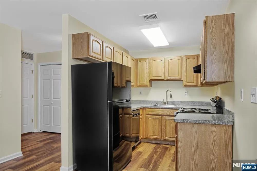 9-11 Madison Avenue 18 Paterson, NJ 07524