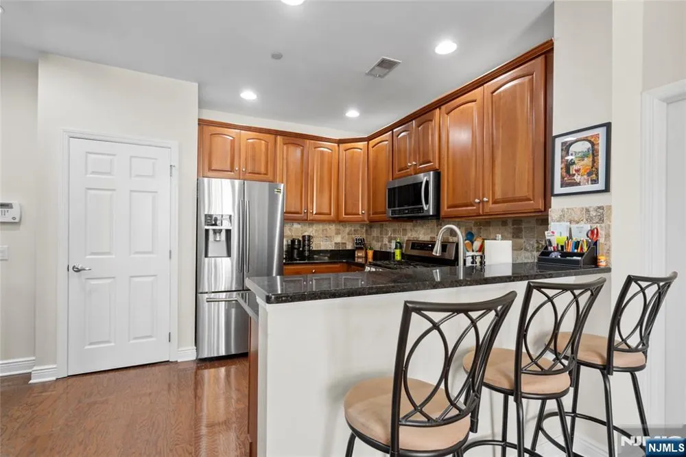 7400 River Road 401 North Bergen, NJ 07047