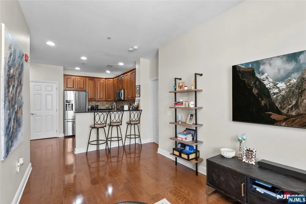 7400 River Road 401 North Bergen, NJ 07047