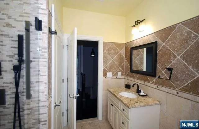 135 Paterson Avenue B Lodi, NJ 07644