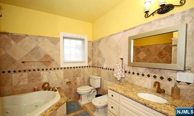 135 Paterson Avenue B Lodi, NJ 07644