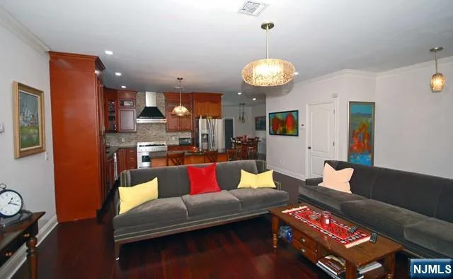 135 Paterson Avenue B Lodi, NJ 07644