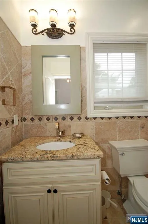 135 Paterson Avenue B Lodi, NJ 07644