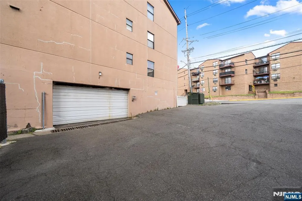 6605 Granton Avenue 3A North Bergen, NJ 07047