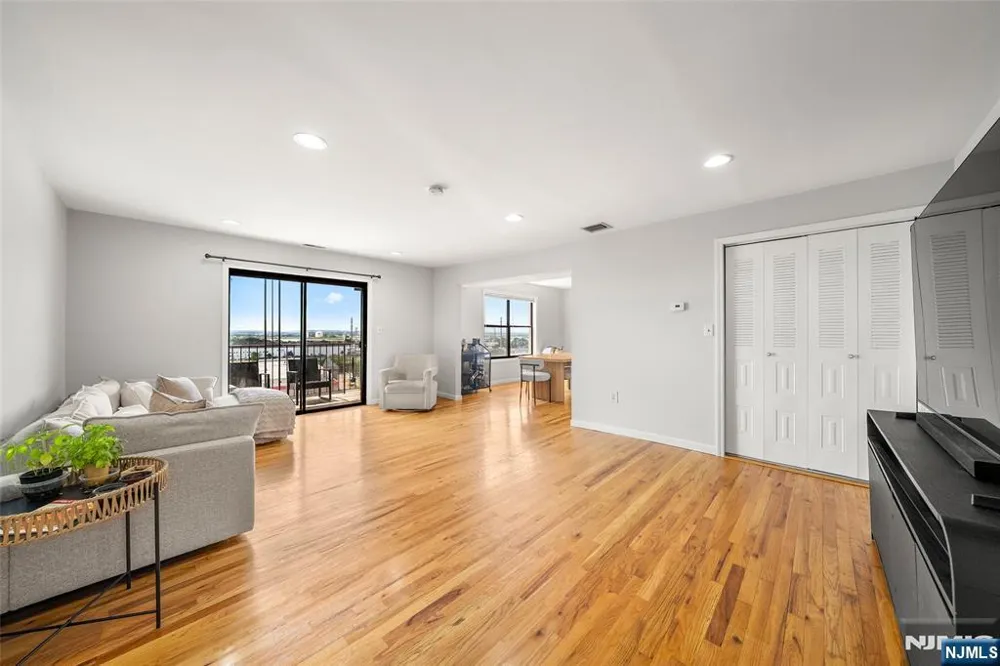 6605 Granton Avenue 3A North Bergen, NJ 07047