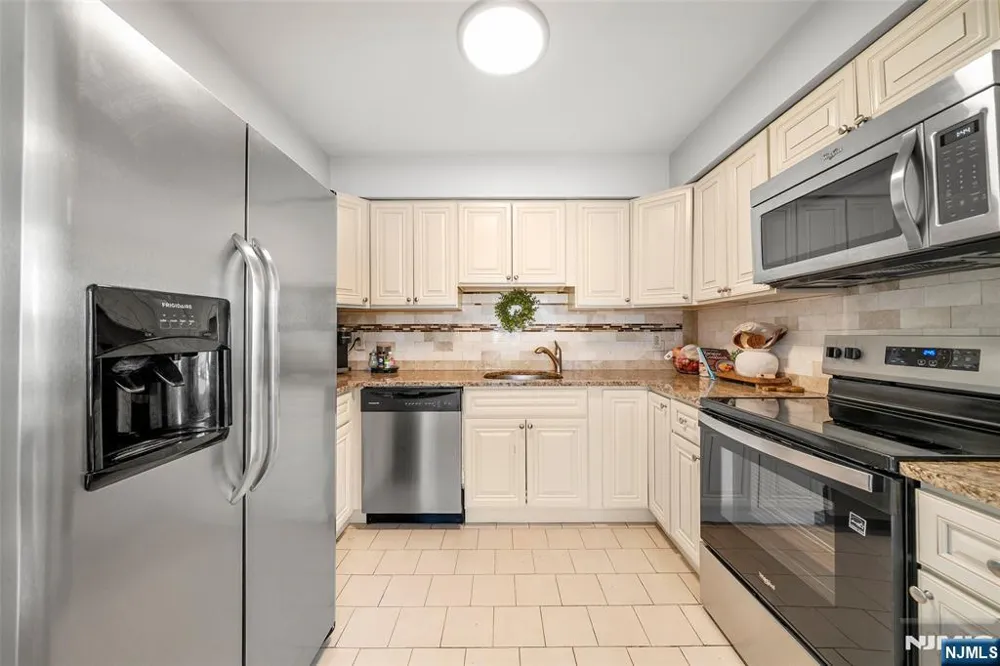 6605 Granton Avenue 3A North Bergen, NJ 07047