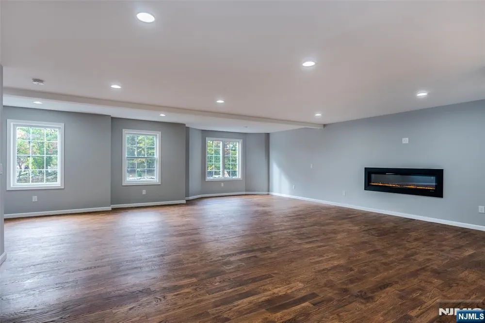 5 Stanley Wanaque, NJ 07465