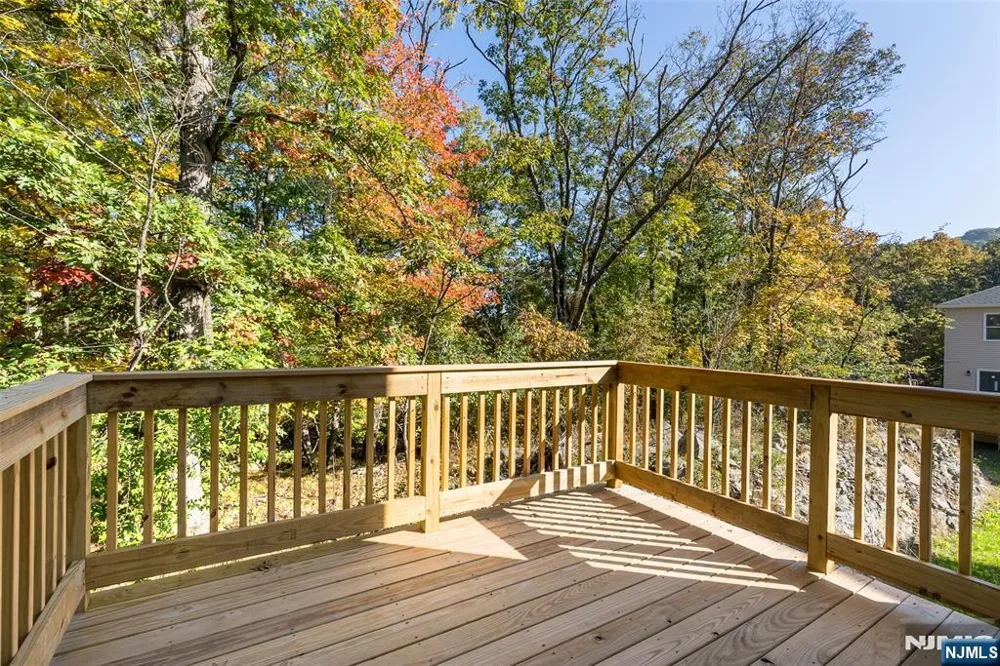5 Stanley Wanaque, NJ 07465