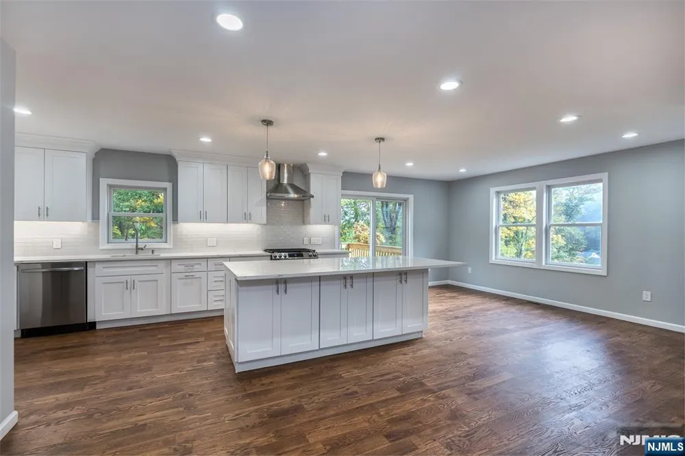 5 Stanley Wanaque, NJ 07465