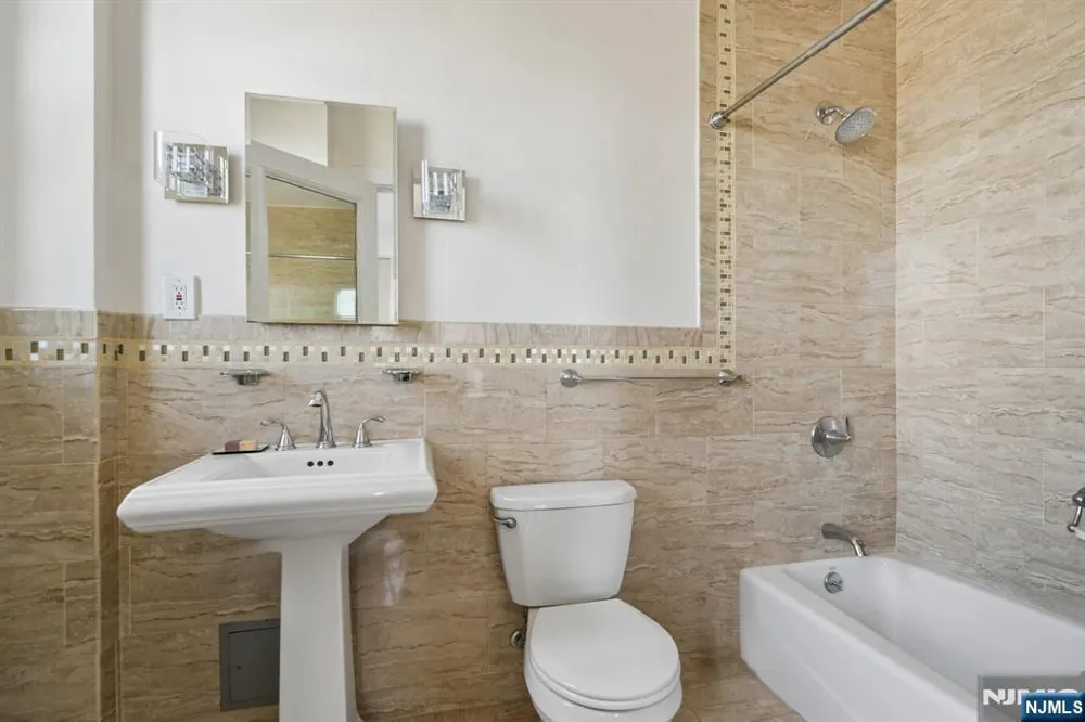 375 Mount Prospect 7DE Newark, NJ 07104