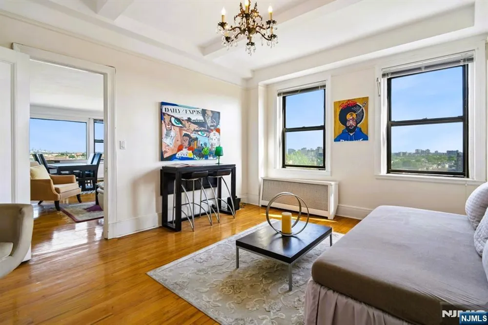 375 Mount Prospect 7DE Newark, NJ 07104