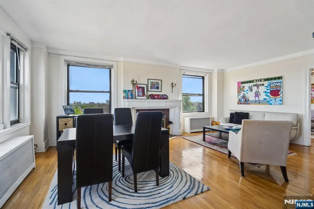 375 Mount Prospect 7DE Newark, NJ 07104