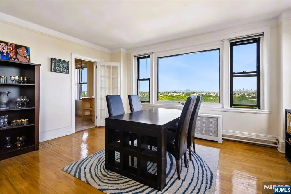 375 Mount Prospect 7DE Newark, NJ 07104