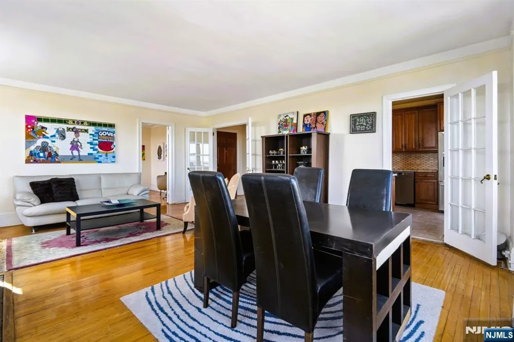 375 Mount Prospect 7DE Newark, NJ 07104