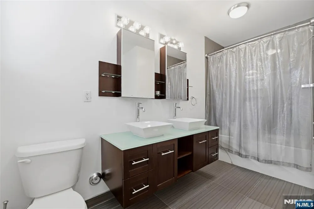 252 Mt Pleasant Avenue 1 Newark, NJ 07104