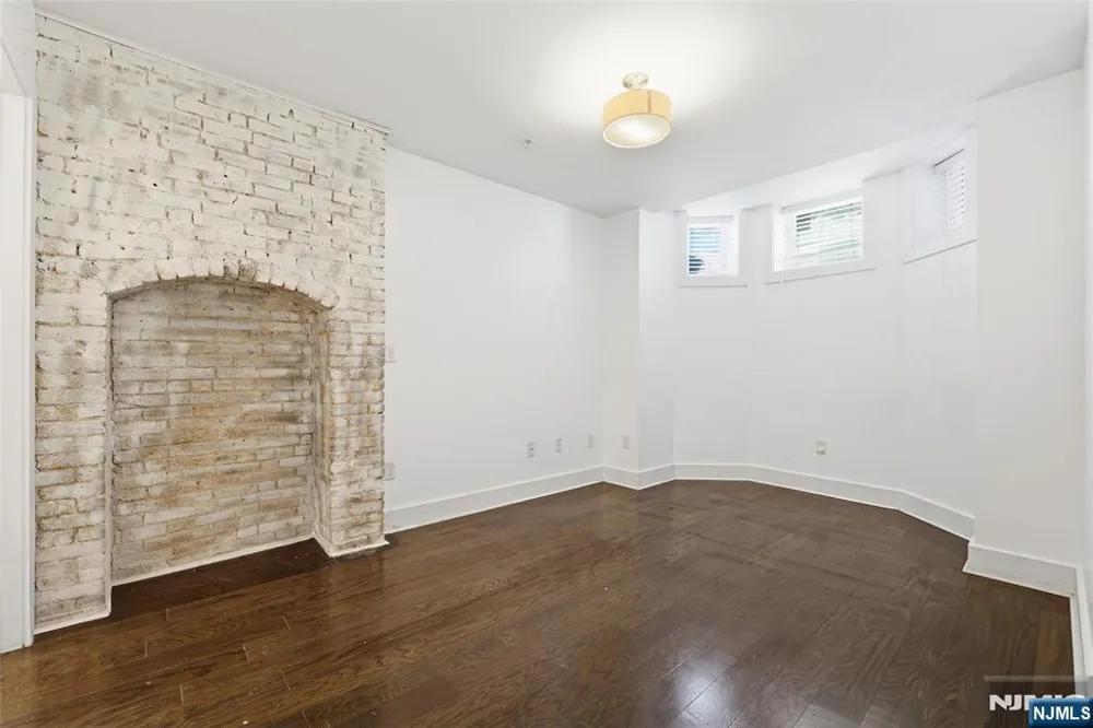 252 Mt Pleasant Avenue 1 Newark, NJ 07104