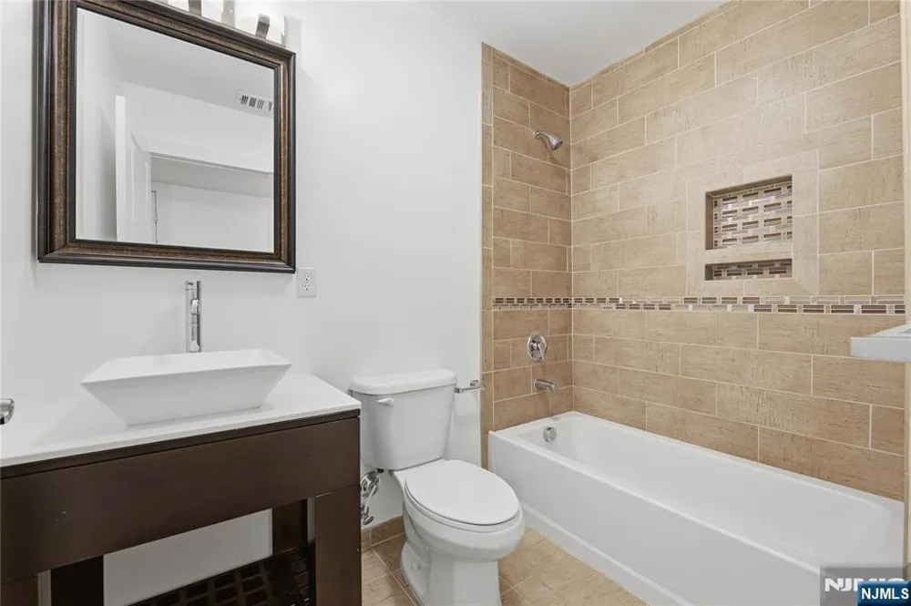 252 Mt Pleasant Avenue 1 Newark, NJ 07104