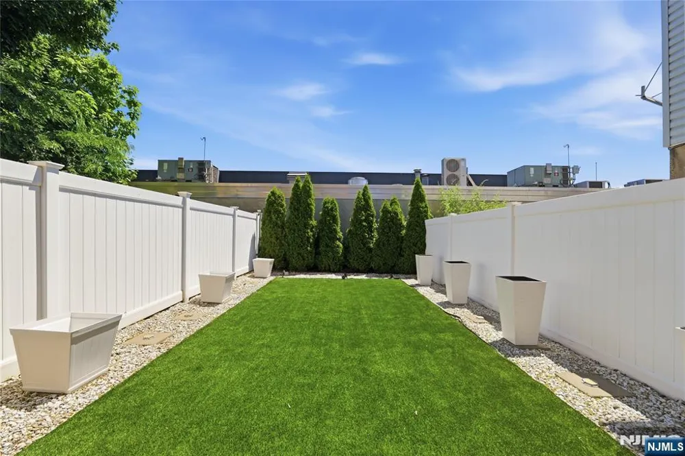 252 Mt Pleasant Avenue 1 Newark, NJ 07104