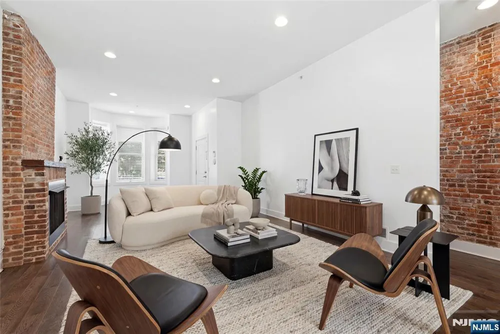 252 Mt Pleasant Avenue 1 Newark, NJ 07104