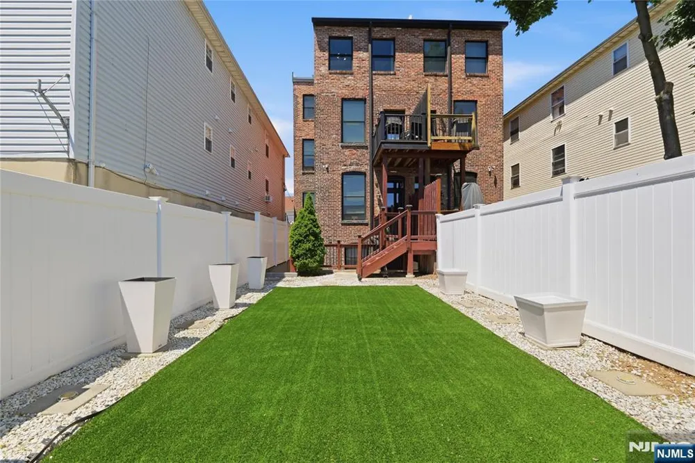 252 Mt Pleasant Avenue 1 Newark, NJ 07104