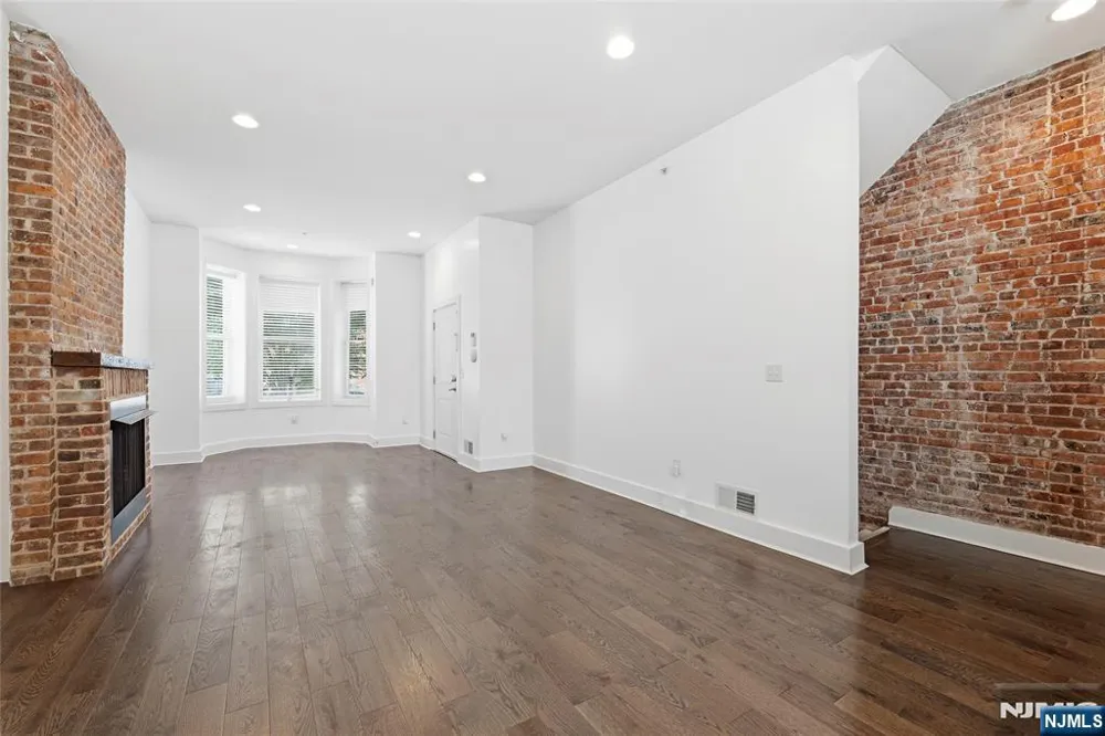 252 Mt Pleasant Avenue 1 Newark, NJ 07104
