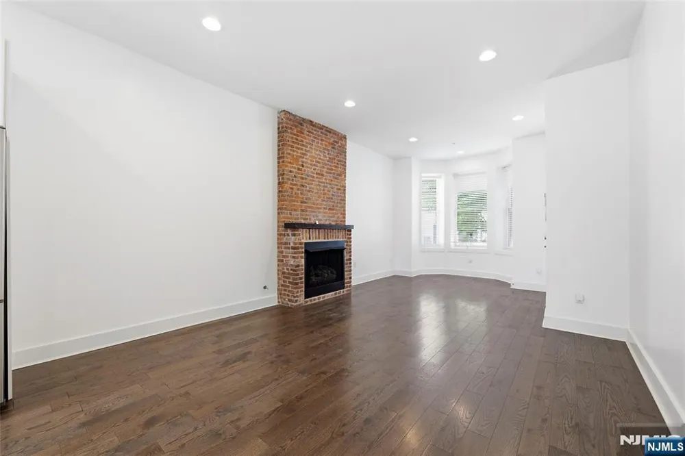 252 Mt Pleasant Avenue 1 Newark, NJ 07104