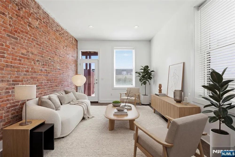 252 Mt Pleasant Avenue 1 Newark, NJ 07104
