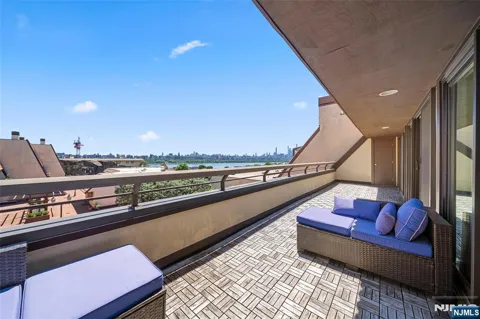 300 Gorge Road 62
