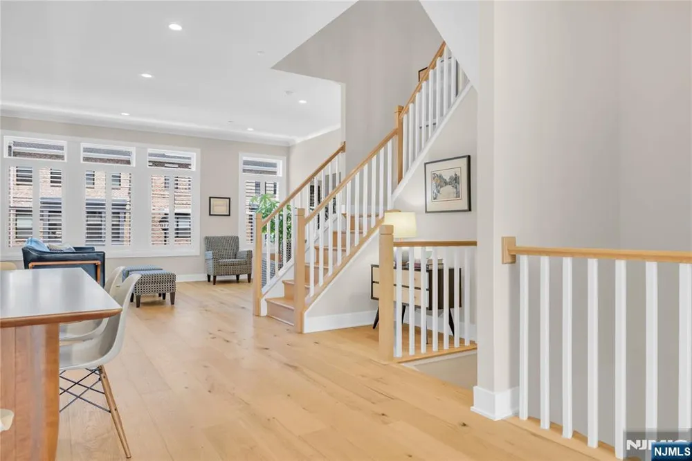 15 Linder Court Middletown, NJ 07748