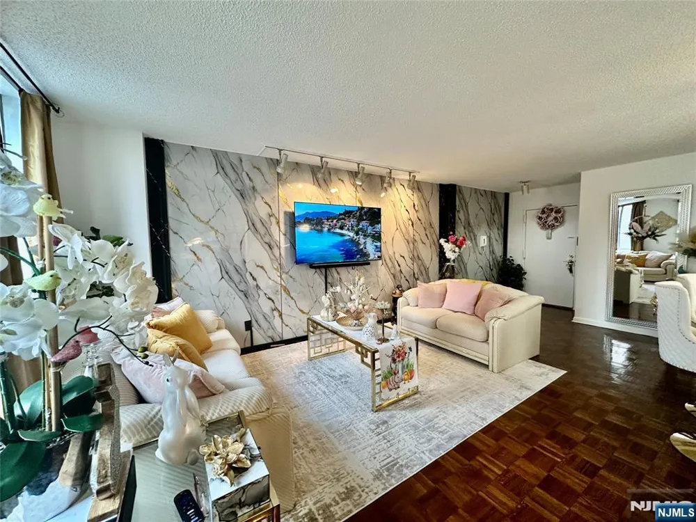 160 Overlook Avenue 2D Hackensack, NJ 07601